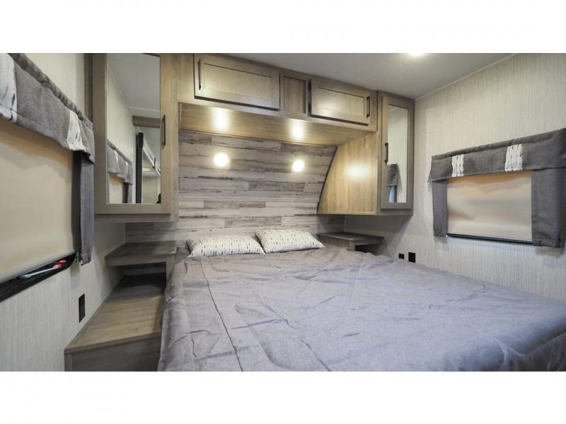 Palomino, puma bedroom