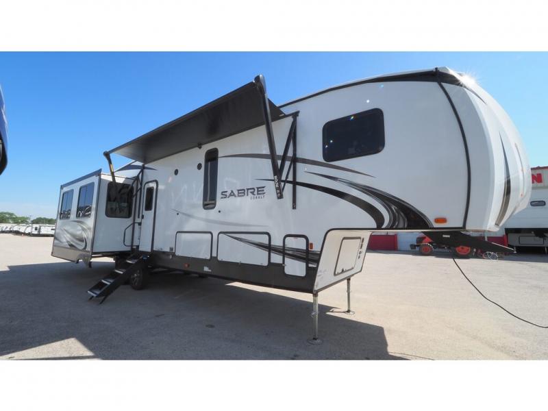 Find more deals on incredible fifth wheels for families at All Seasons RV.