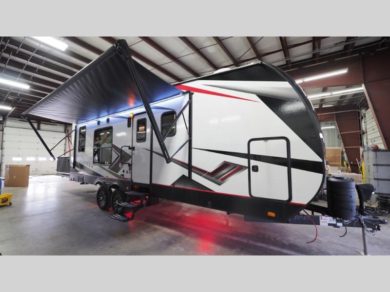 Cruiser Stryker ST2516 exterior